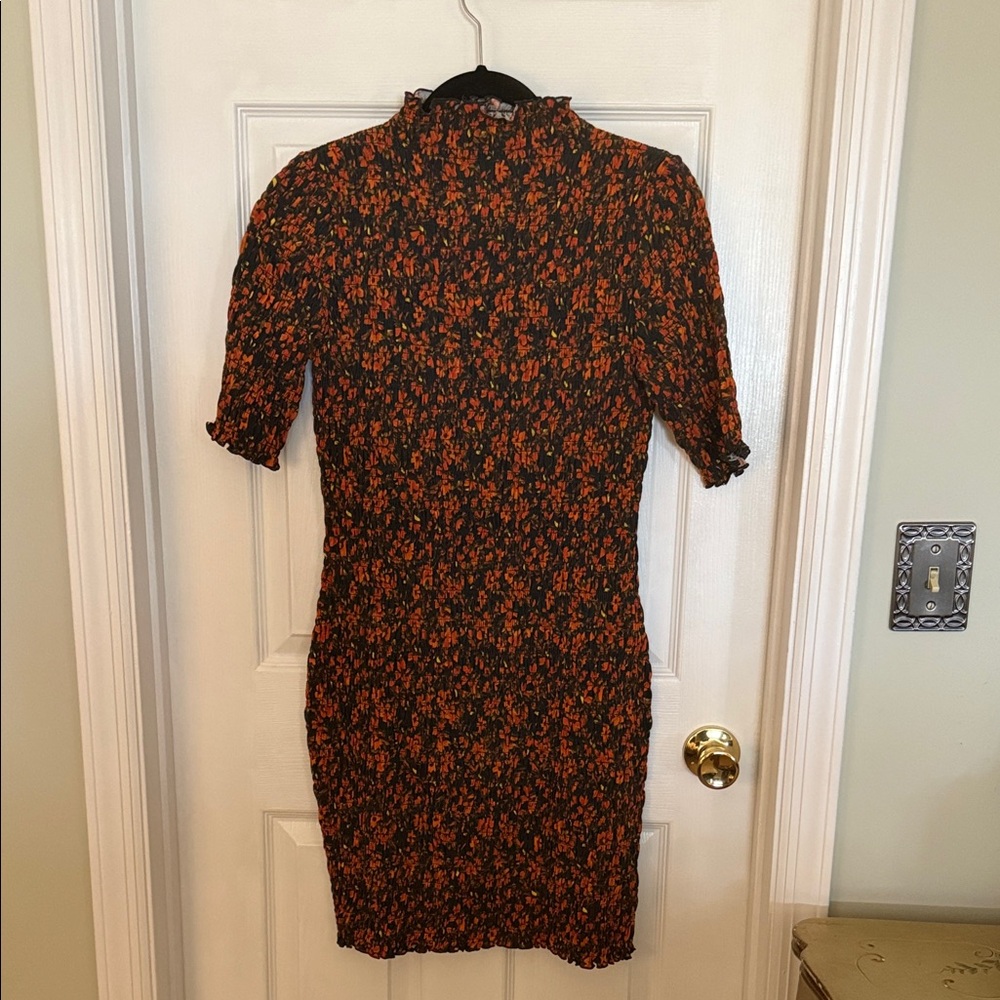 Gap Floral Black and Orange Scrunch Women's Dress